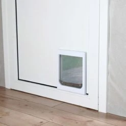 Trixie 2-Weg Hondenluik Wit - XS-S 25 X 29 CM -Hondenbenodigdheden 1200x1200 1060