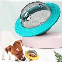 Merkloos Hondenspeeltje UFO Blauw Geschikt Voor Puppy's Tot En Met Grote Honden - Honden Speelgoed - Anti Bijt Speelgoed - Voerbal - Honden Speelgoed Intelligentie - Bijtspeelgoed - Interactieve Hond - Hondenspeeltjes - Traingsbal - Sterk Materiaal - Blauw -Hondenbenodigdheden 1200x1200 1910