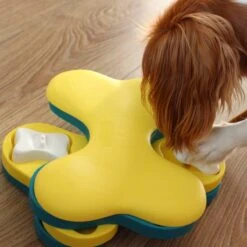 Nina Ottosson Dog Tornado Blu -Hondenbenodigdheden 1200x1200 2151