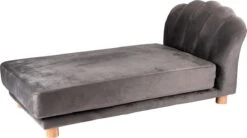 Maxxpro Katten- En Hondenbank - Grijs - Verhoogd Met Houten Poten - Fluweel Materiaal - 90 X 44 X 34 Cm - Huisdieren Tot 80 KG 15 Maxxpro Katten- En Hondenbank - Grijs - Verhoogd Met Houten Poten - Fluweel Materiaal - 90 X 44 X 34 Cm - Huisdieren Tot 80 KG -Hondenbenodigdheden 1200x671