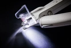 Professionele Oplaadbare LED Licht Nagelknipper, Hond, Kat, Knaagdier, Huisdieren | Dog, Cat, Nail Clipper LED Light, Rechargeable, USB Kabel | Nagelvijl - Nagelschaar Met Vijl, Opvang Van Nagels | Vergrootglas 5x | Extreem Veilig & 100% Effectief -Hondenbenodigdheden 1200x818 1