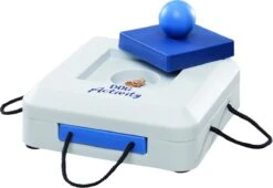 Trixie Dogtoy Dog Activity Strategy Game Gamble Box - Piepend Speelgoed - 15cm X 15cm X 9cm - Zwart/rood/oranje -Hondenbenodigdheden 1200x825 2