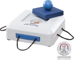 Trixie Dogtoy Dog Activity Strategy Game Gamble Box - Piepend Speelgoed - 15cm X 15cm X 9cm - Zwart/rood/oranje -Hondenbenodigdheden 1200x978 2