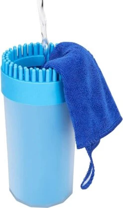 TIKKENS Hondenpoten Reiniger 2-in-1 - Hondenborstel - Hondenpoot Reiniger - Huisdier Poot Wassen - Hondenverzorging - Honden Wassen - Inclusief Microvezeldoek - XL -Hondenbenodigdheden 709x1200