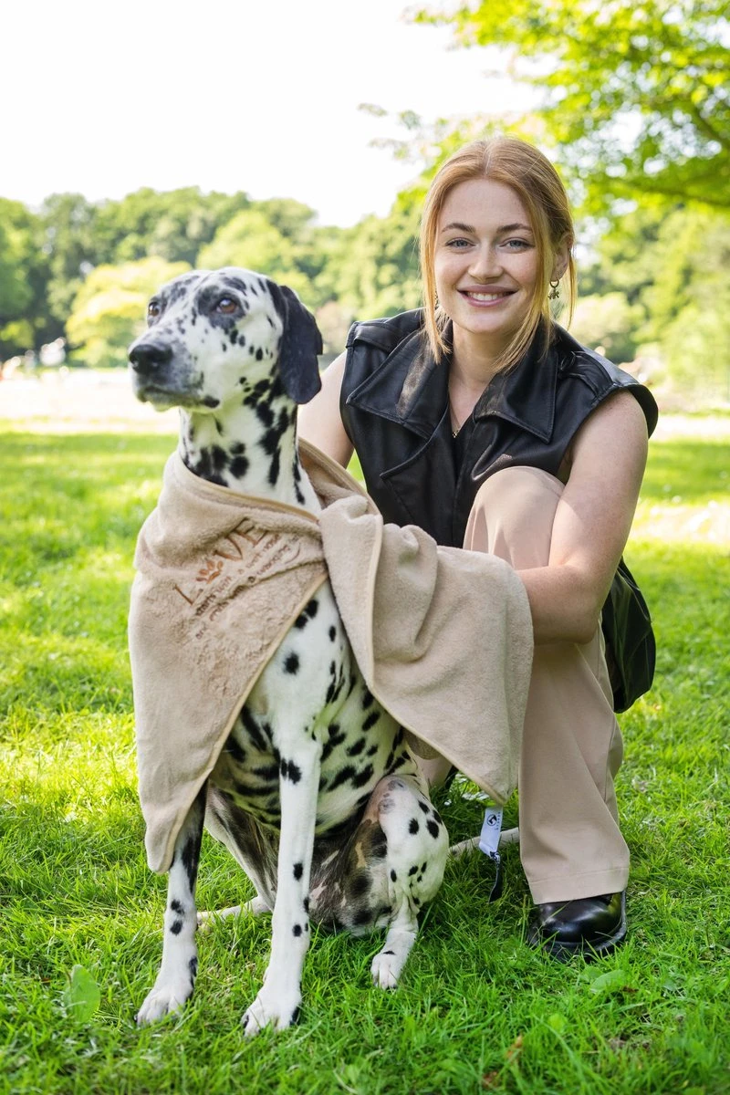 Pepets© – Hondenhanddoek – Honden Handdoek – Microvezel Handdoek – Handdoek Hond – Hondendeken – Droogdoek Hond – Dierendeken – Absorberend – 100*50CM - Beige - GRATIS Zonnebril 8 Pepets© – Hondenhanddoek – Honden Handdoek – Microvezel Handdoek – Handdoek Hond – Hondendeken – Droogdoek Hond – Dierendeken – Absorberend – 100*50CM - Beige - GRATIS Zonnebril - Afbeelding 6