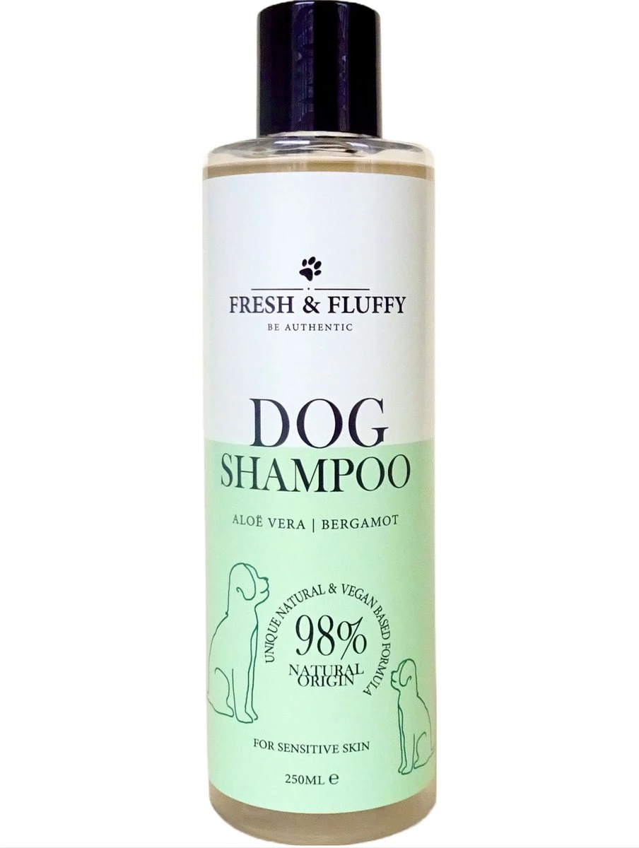 Fresh & Fluffy - Hondenshampoo Aloë Vera / Bergamot - Geschikt Voor Alle Hondenrassen - Natuurlijke & Vegan Voor De Gevoelige Huid - 250ml 3 Fresh & Fluffy - Hondenshampoo Aloë Vera / Bergamot - Geschikt Voor Alle Hondenrassen - Natuurlijke & Vegan Voor De Gevoelige Huid - 250ml